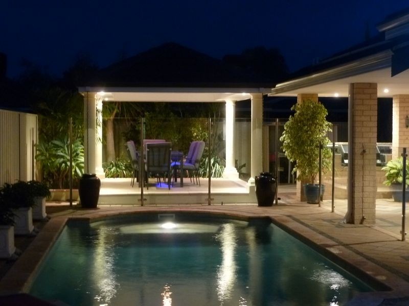 8 Luton Court, Canning Vale WA 6155