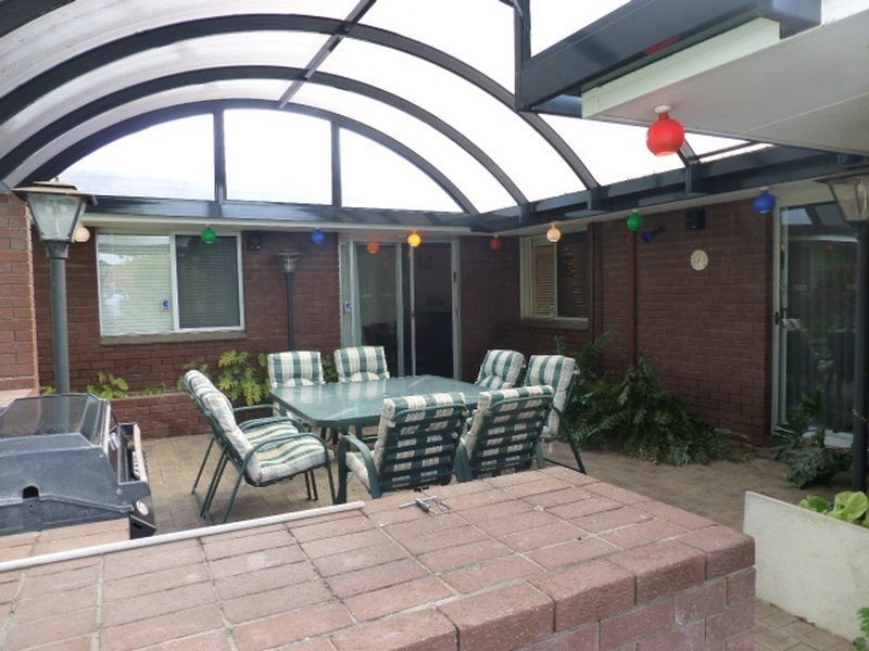 21 Jacobsen Way, Thornlie WA 6108