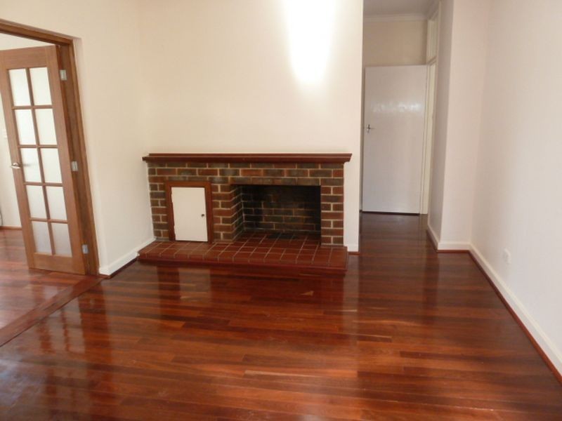 13A Earls Court, Thornlie WA 6108