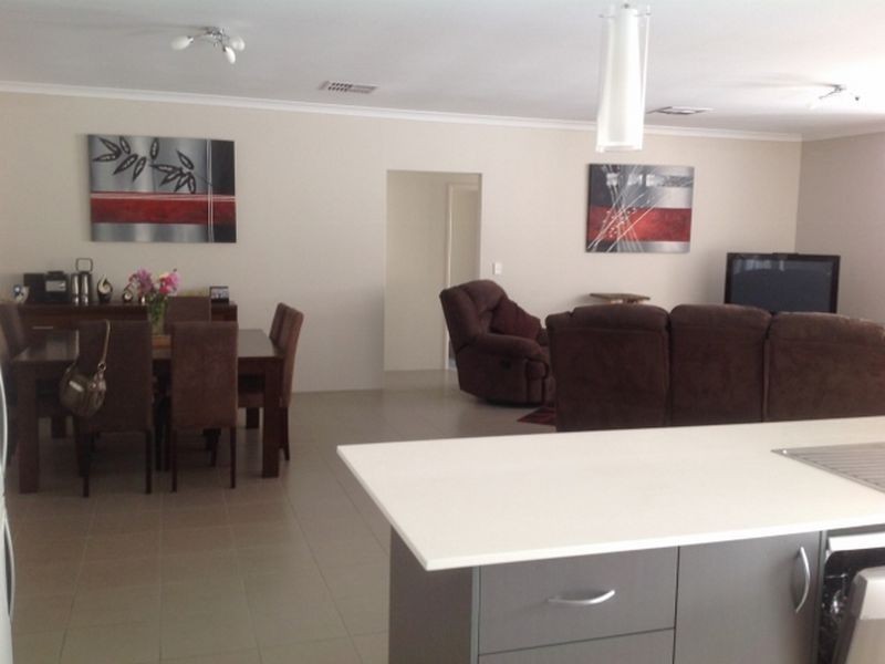 6 Coleus Way, Seville Grove WA 6112