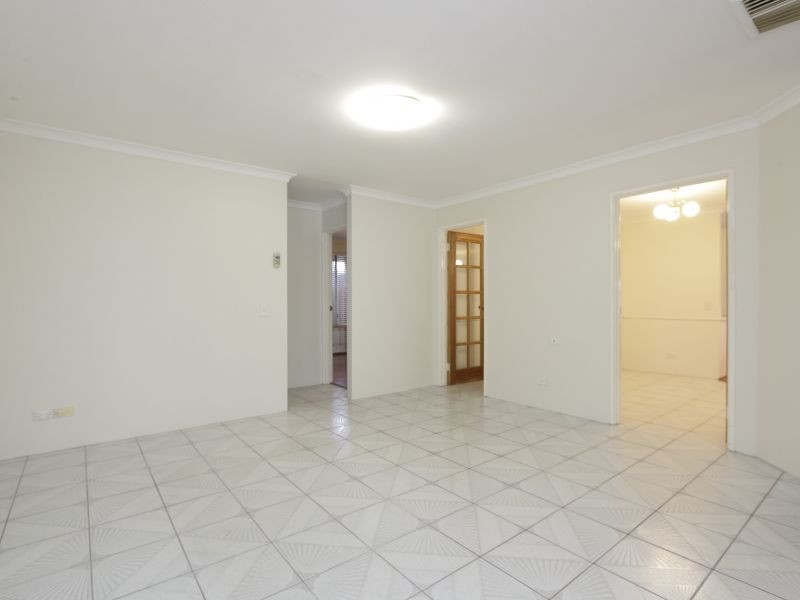 6 Exmouth Place, Thornlie WA 6108