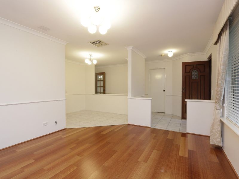 6 Exmouth Place, Thornlie WA 6108