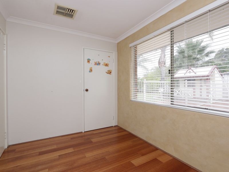 6 Exmouth Place, Thornlie WA 6108