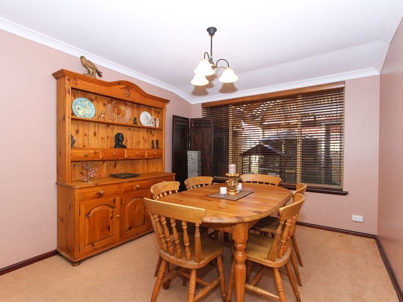28 Ambassador Court, Thornlie WA 6108