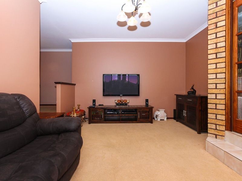 28 Ambassador Court, Thornlie WA 6108