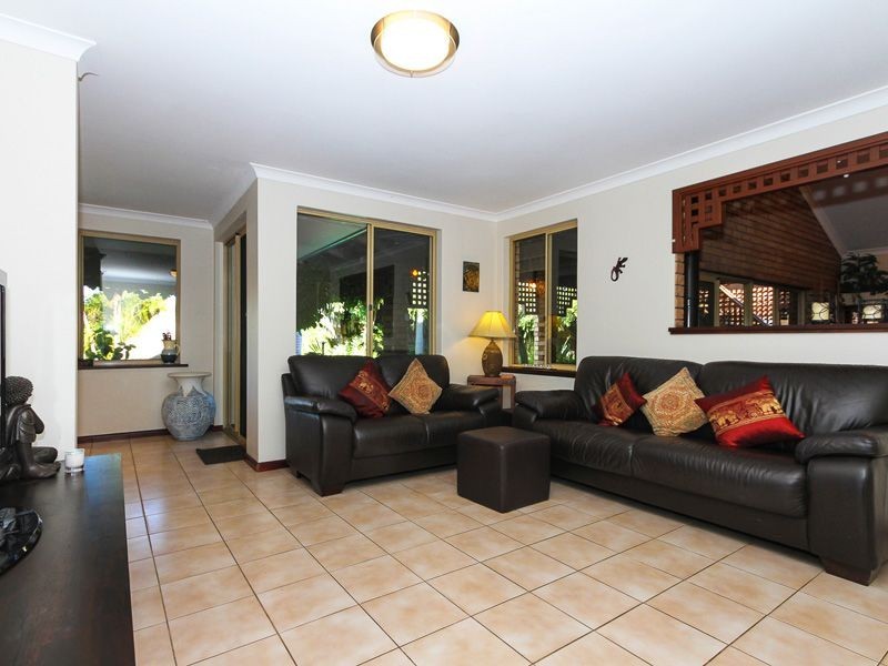 28 Ambassador Court, Thornlie WA 6108