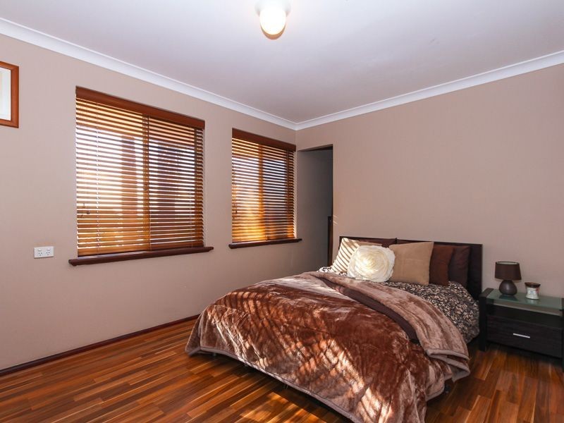 28 Ambassador Court, Thornlie WA 6108