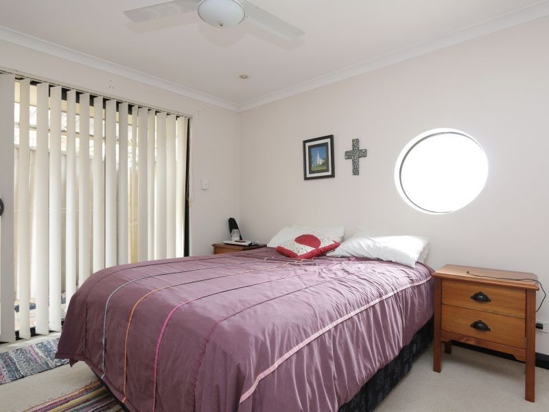 15 Forest Lakes Drive, Thornlie WA 6108