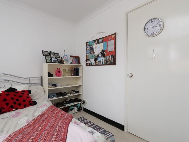 15 Forest Lakes Drive, Thornlie WA 6108