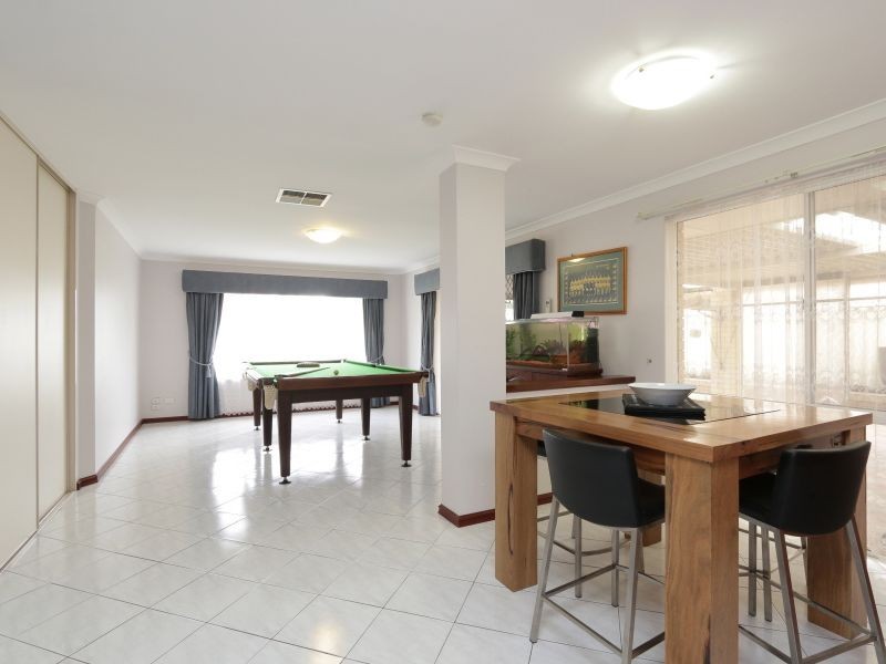 23 Chesterton Drive, Thornlie WA 6108