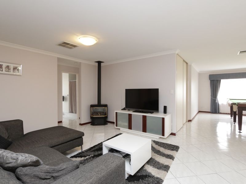 23 Chesterton Drive, Thornlie WA 6108