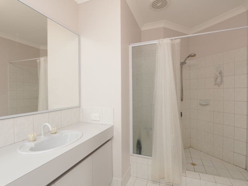 23 Chesterton Drive, Thornlie WA 6108