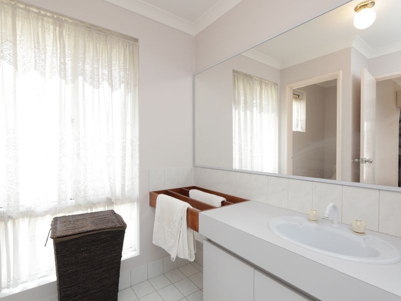 23 Chesterton Drive, Thornlie WA 6108