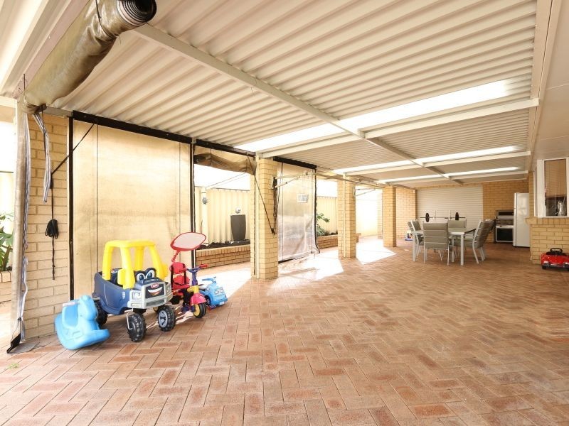 23 Chesterton Drive, Thornlie WA 6108