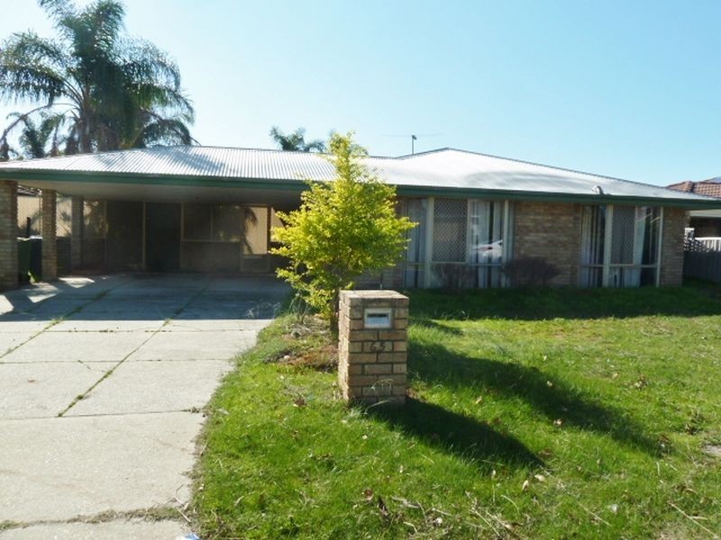 65 Forest Lakes Drive, Thornlie WA 6108