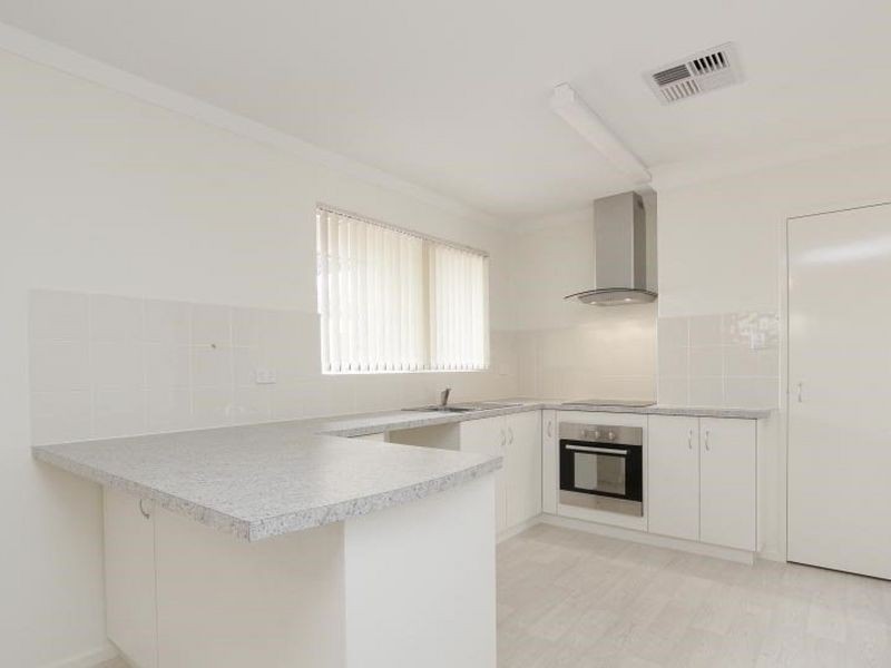 18 Debenham Street, Thornlie WA 6108