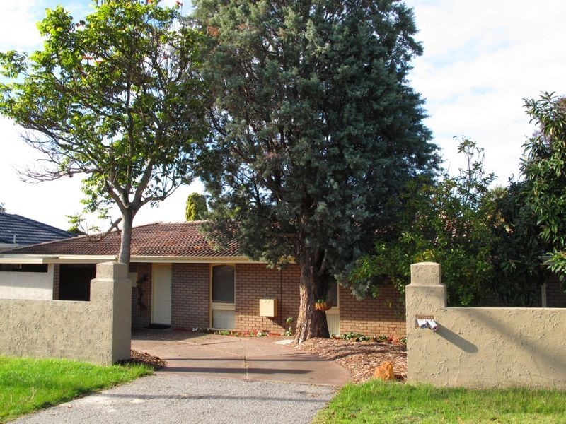 18 Debenham Street, Thornlie WA 6108