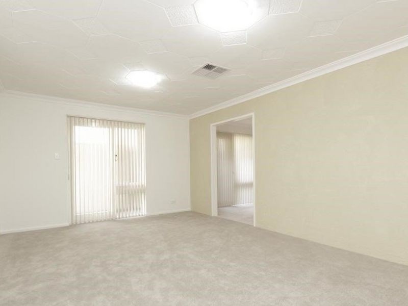 18 Debenham Street, Thornlie WA 6108