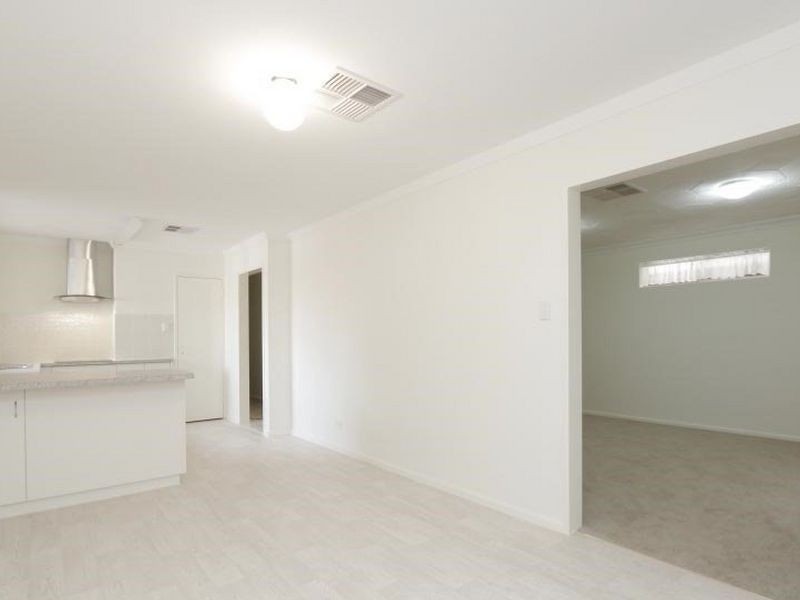 18 Debenham Street, Thornlie WA 6108