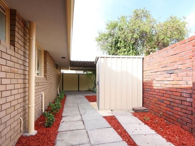 18 Debenham Street, Thornlie WA 6108