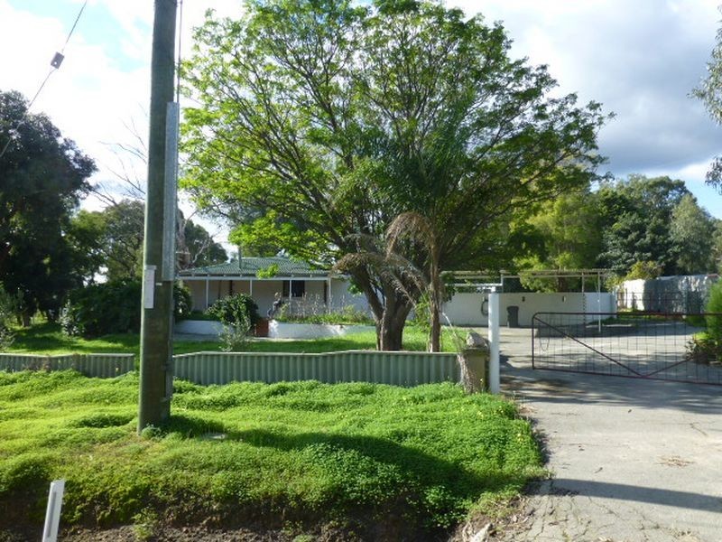 100 Reservoir Road, Orange Grove WA 6109