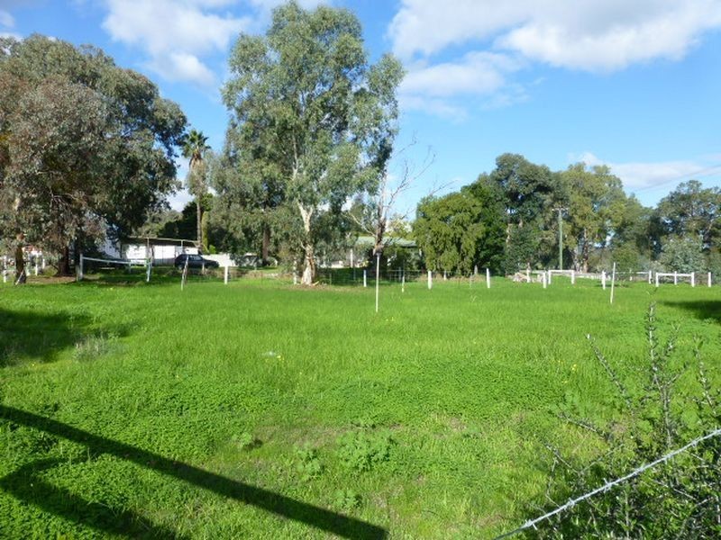 100 Reservoir Road, Orange Grove WA 6109