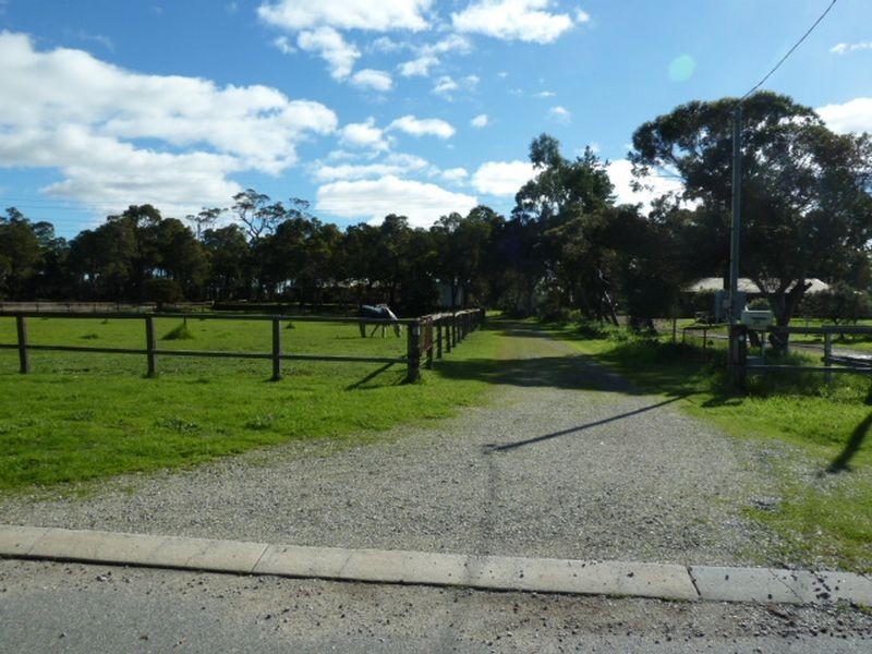 24 Gertrude Avenue, Champion Lakes WA 6111