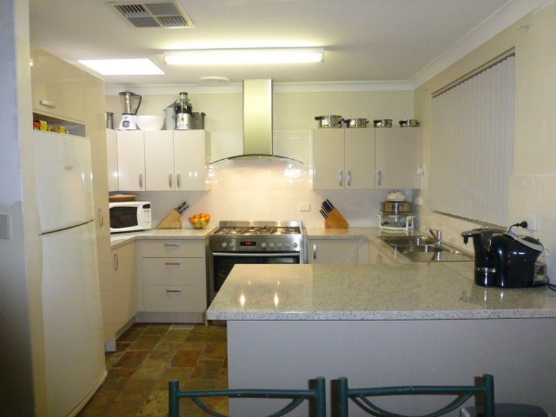 3 Silver Mallee Close, Camillo WA 6111