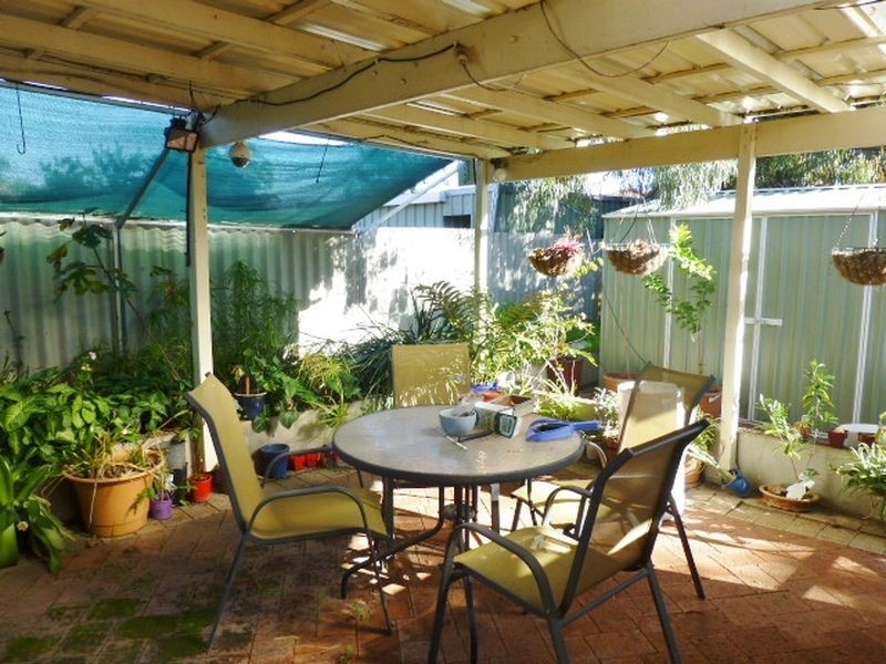 3 Silver Mallee Close, Camillo WA 6111