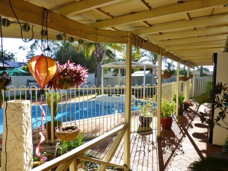 3 Silver Mallee Close, Camillo WA 6111