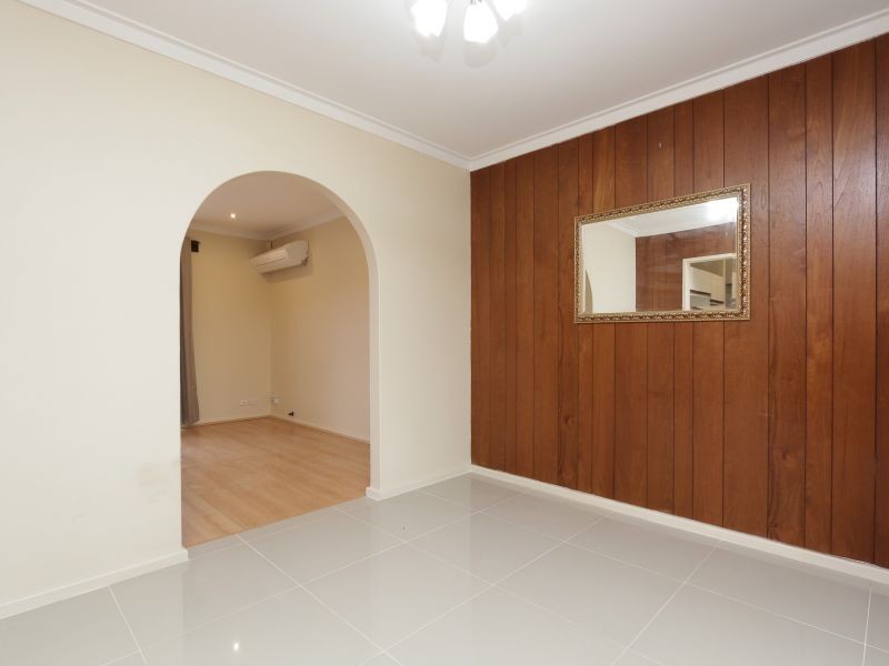 40 Lyrebird Way, Thornlie WA 6108