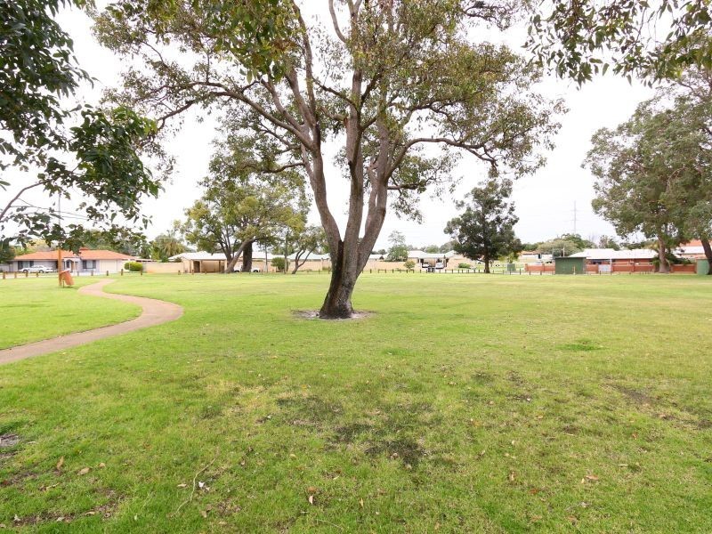 40 Lyrebird Way, Thornlie WA 6108