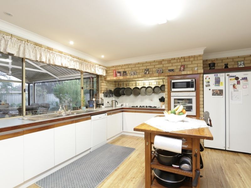 12 Cheyne Close, Thornlie WA 6108