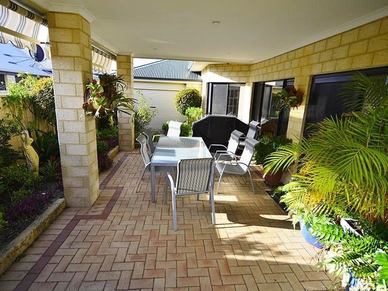 8 Hardwick Boulevard, Canning Vale WA 6155