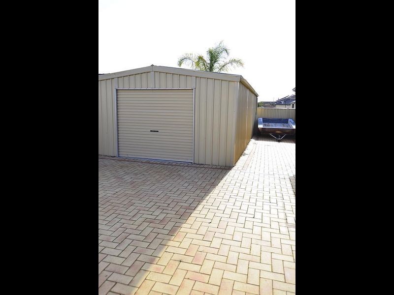 8 Hardwick Boulevard, Canning Vale WA 6155