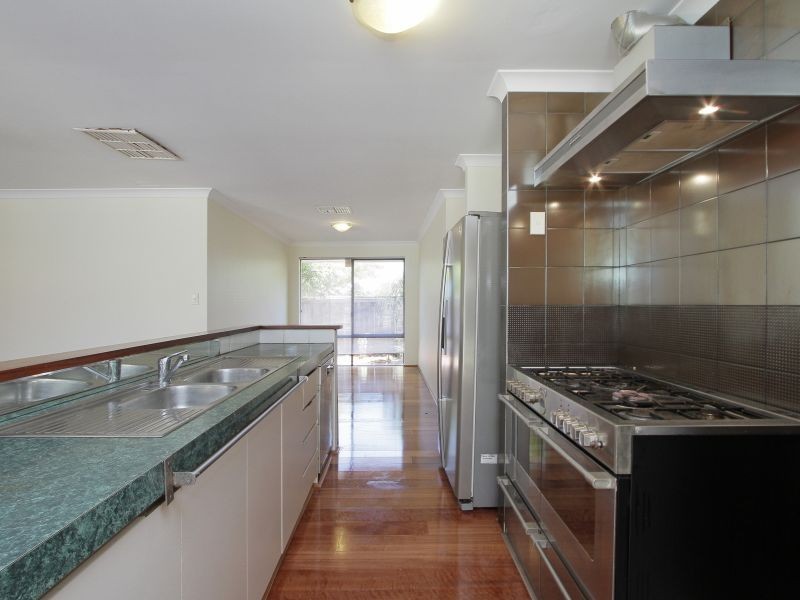 1 Lupin Close, Thornlie WA 6108