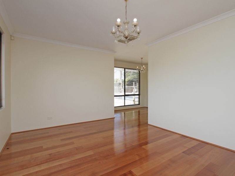 1 Lupin Close, Thornlie WA 6108