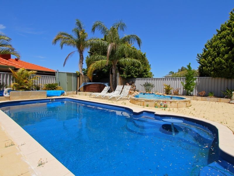 1 Lupin Close, Thornlie WA 6108