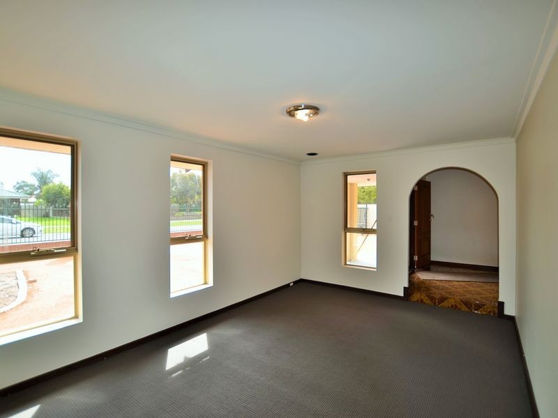 31 Moncrieff Road, Langford WA 6147