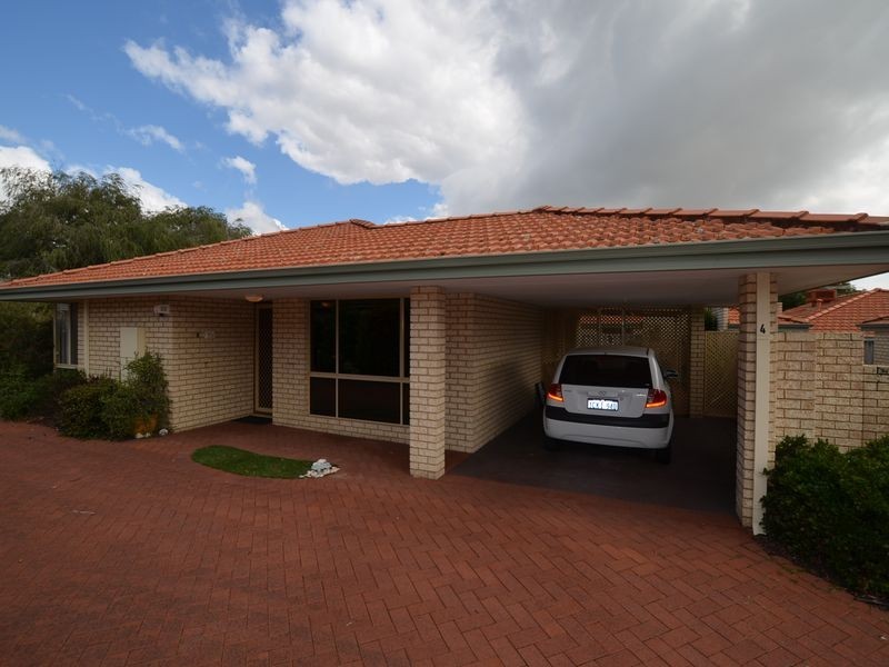 4/15 Summer Place, Thornlie WA 6108