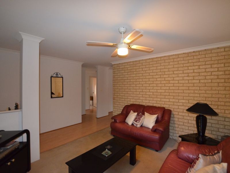 4/15 Summer Place, Thornlie WA 6108