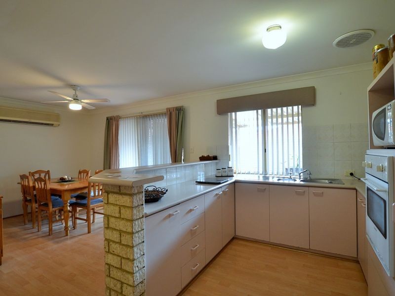 4/15 Summer Place, Thornlie WA 6108