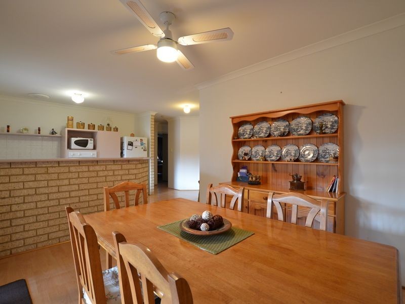 4/15 Summer Place, Thornlie WA 6108