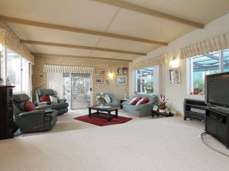 15 Selby Street, Thornlie WA 6108