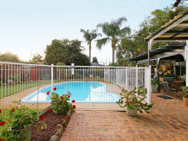 15 Selby Street, Thornlie WA 6108