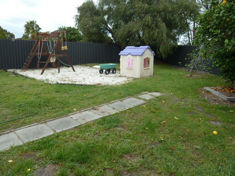 2/65 Lyrebird Way, Thornlie WA 6108