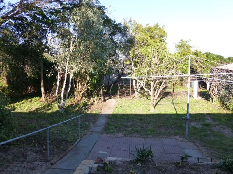 10 Thomas Street, Armadale WA 6112