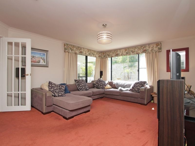 17 Sanctuary Avenue, Canning Vale WA 6155