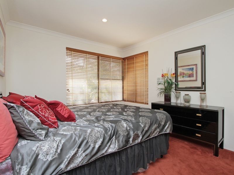 17 Sanctuary Avenue, Canning Vale WA 6155