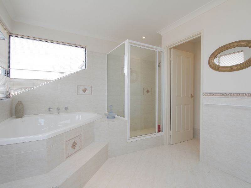 17 Sanctuary Avenue, Canning Vale WA 6155